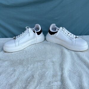 EUC John Richmond Logo Stamp Sneakers EU 41 White Black Mens Casual Leather Lux